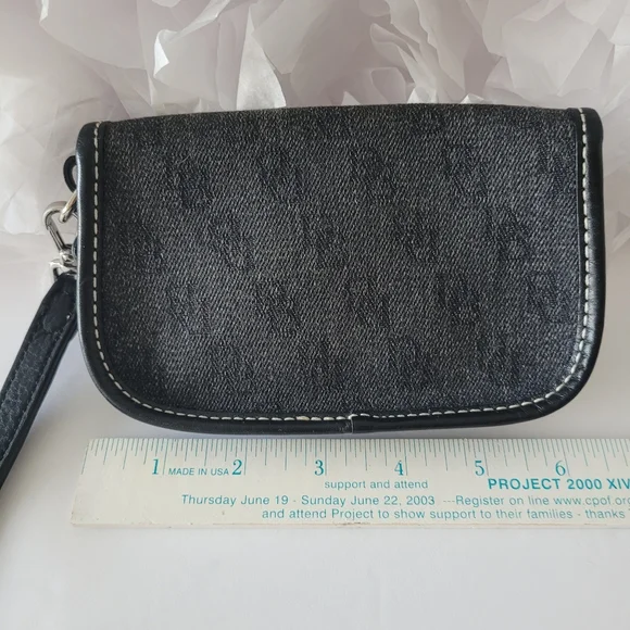 Dooney & Bourke Wristlet - Picture 4 of 8